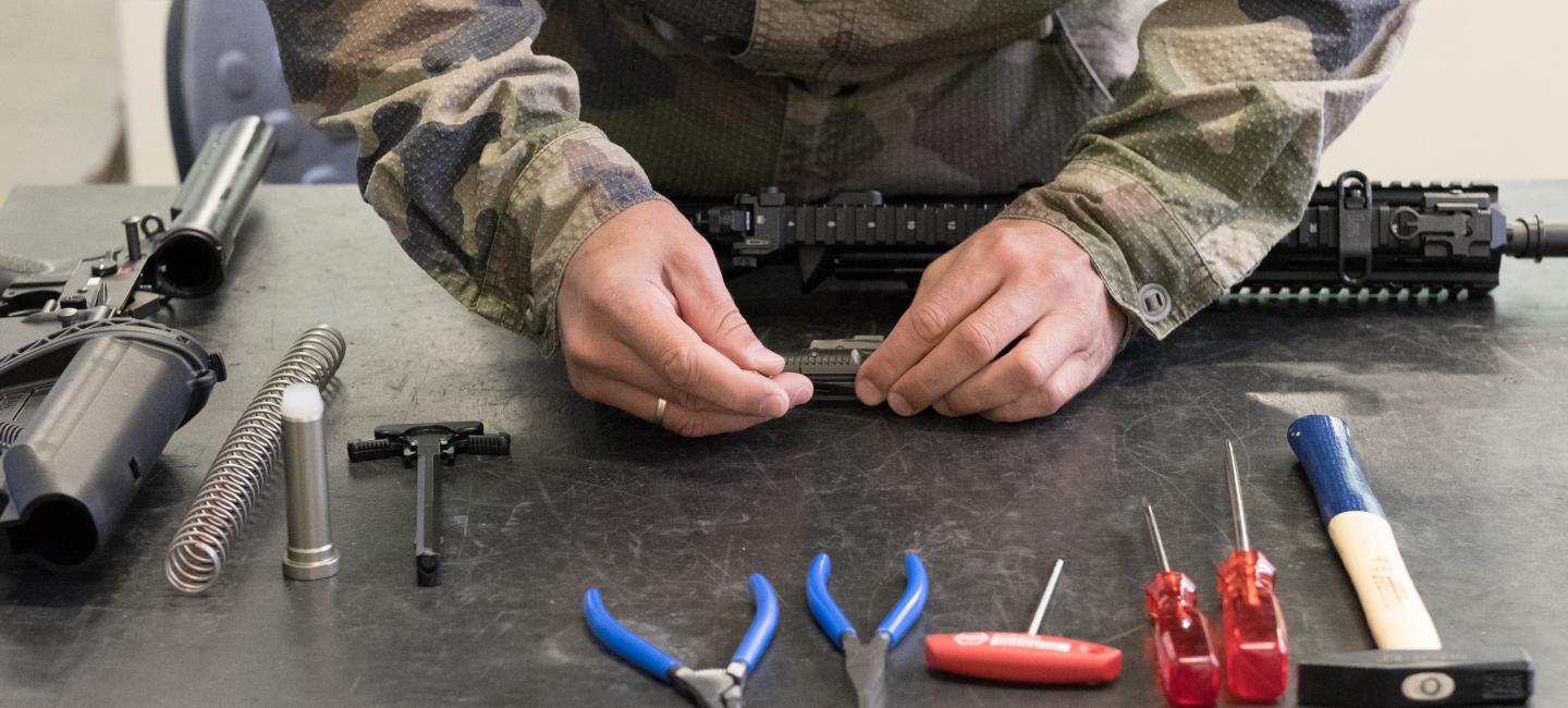 Chef de groupe mécanicien armement