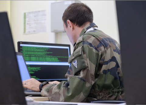 armee-de-terre-recrute-developpeur-informatique